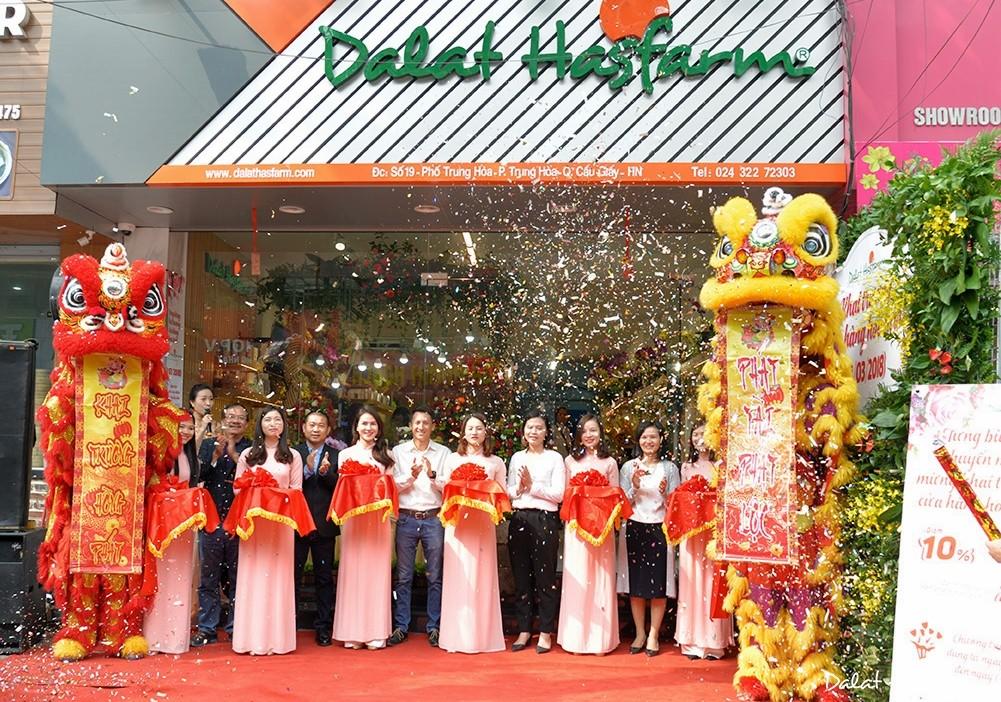 Dalat Hasfarm khai trương cửa hàng hoa tươi ở Trung Hòa – Hà Nội