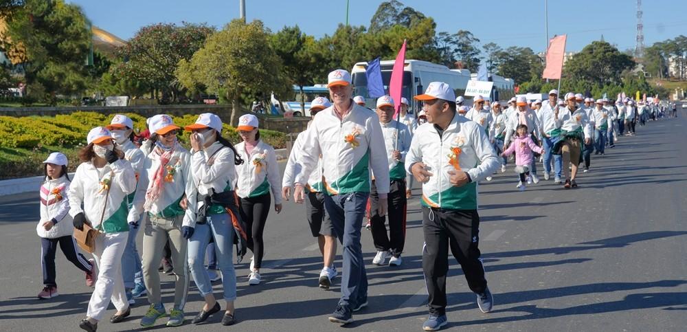 Dalat Hasfarm tổ chức đi bộ gây quỹ từ thiện