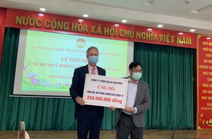 Dalat Hasfarm chung tay ủng hộ quỹ Vaccine chống Covid-19