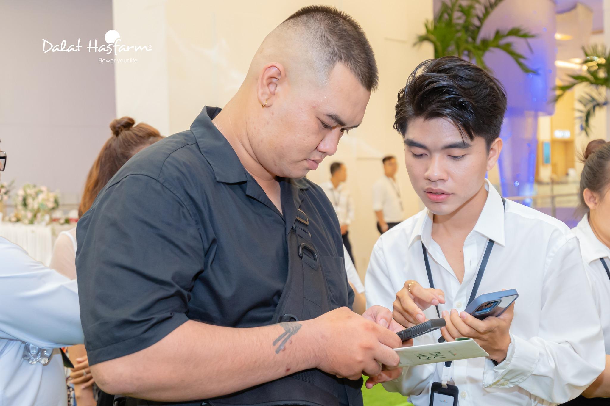 Trải nghiệm app